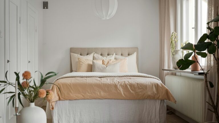 over the door vertical storage bedroom